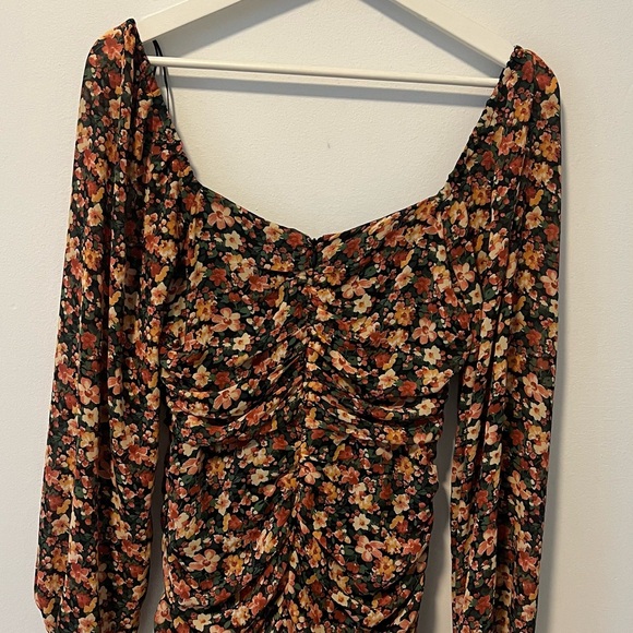 Floret Studios Ruched Floral Mini Dress - Picture 5 of 10